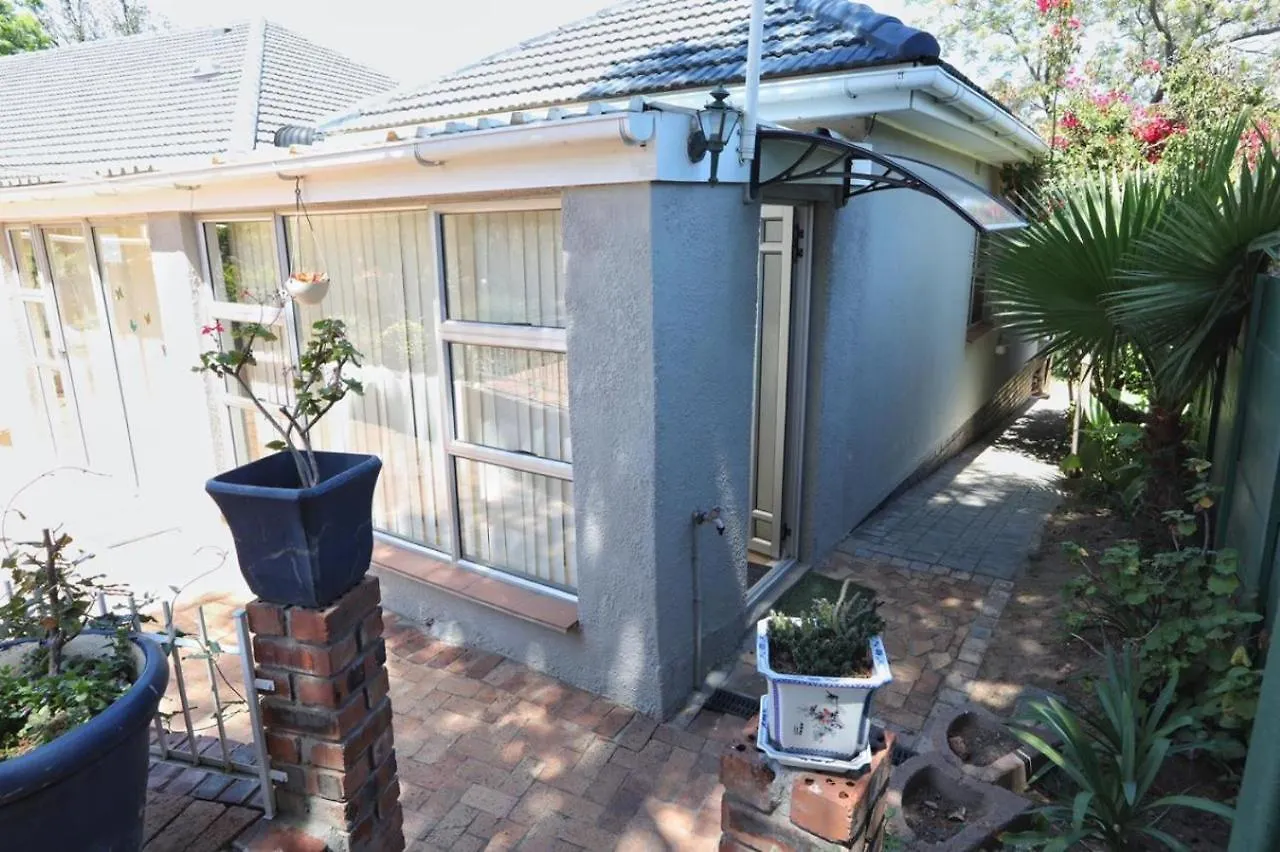 Caesar'S Self-Catering Open Plan Suite Somerset West